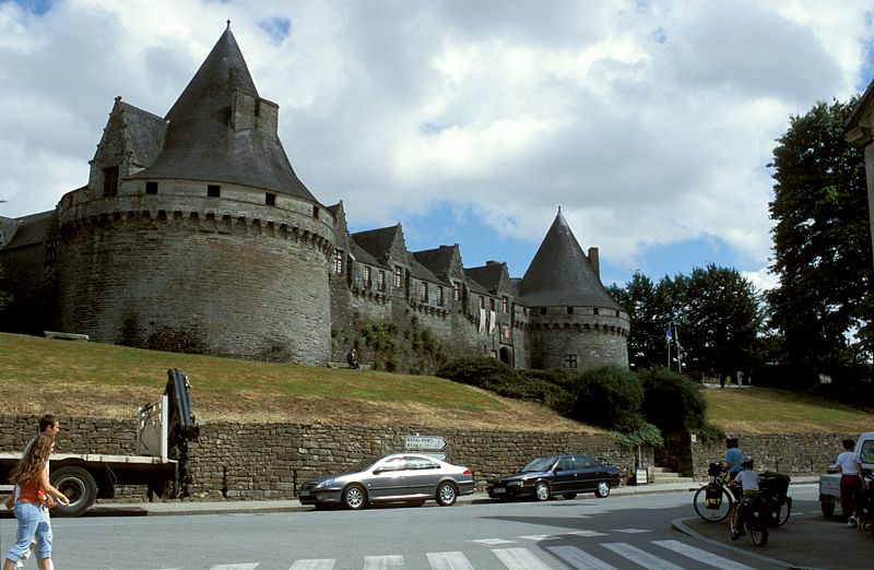 Chateau de Rohan in Pontivy
Bretagne 2005
Keywords: Rad;Frankreich;2005