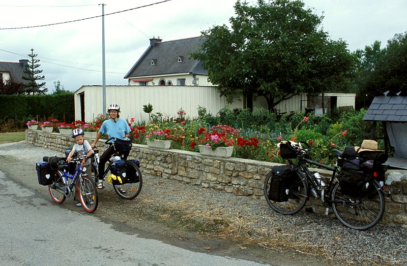 Pause bei Kernestic
Bretagne 2005
Keywords: Rad;Frankreich;2005