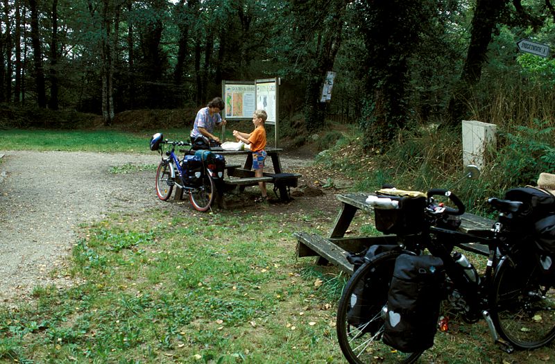 Pause bei den Roches du Diable
Bretagne 2005
Keywords: Rad;Frankreich;2005