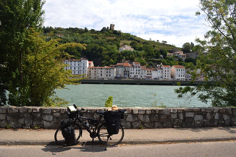 Rhône-Radweg bei Vienne mit Festung La Batie
Via Rhôna 2017
Keywords: Rad;2017;Frankreich