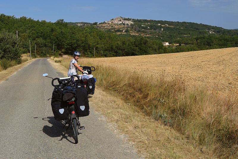 Straße vor Saint-Martin-de-Castillon
Via Rhôna 2017
Keywords: Rad;2017;Frankreich