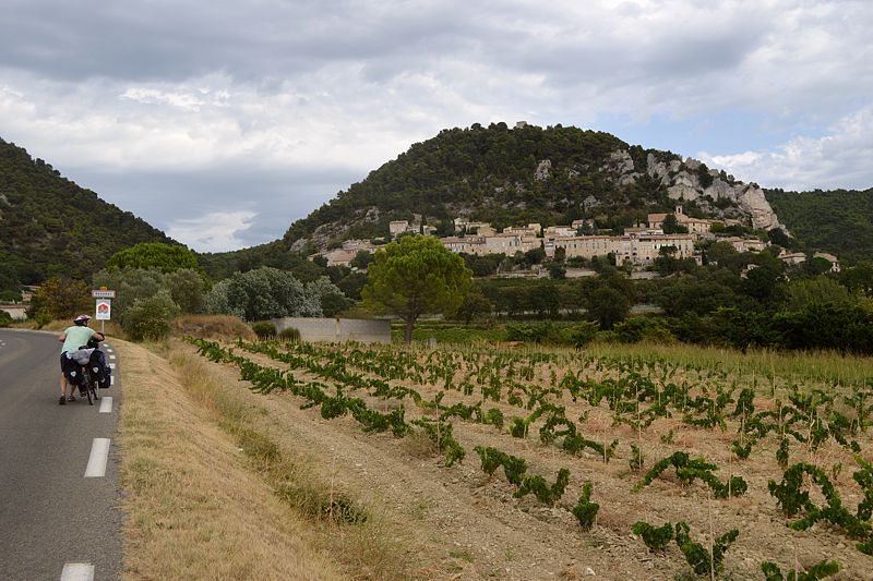Straße vor Séguret
Via Rhôna 2017
Keywords: Rad;2017;Frankreich