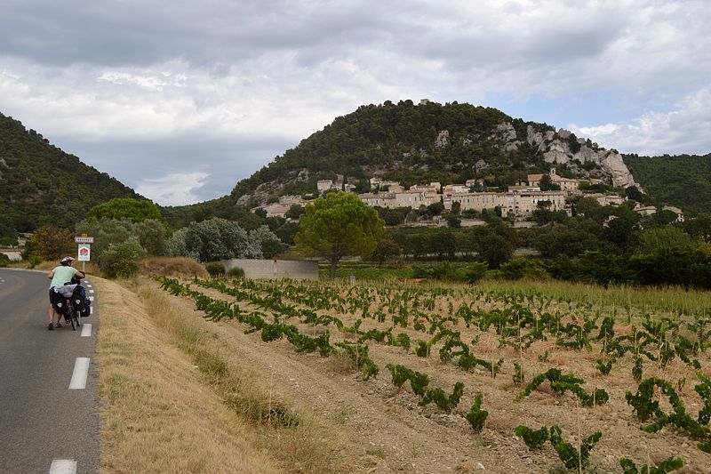 Straße vor Séguret
Via Rhôna 2017
Keywords: Rad;2017;Frankreich