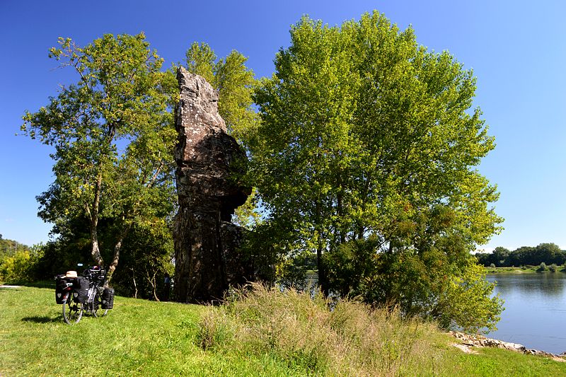 Klettergipfel La Pierre Bécherelle bei Saviennères
Radreise Loire - Frankreich 2014
Keywords: Rad;2014;Frankreich